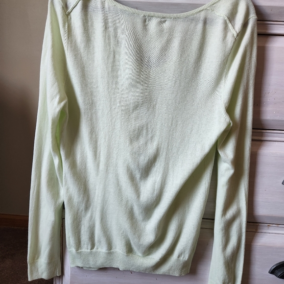 Gap tissue weight sweater. - Picture 2 of 5